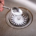 como-desentupir-cano-de-pia
