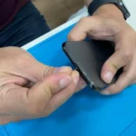 Como limpar a entrada do carregador do celular